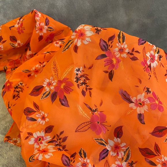 Steve Madden Matching Hat/Cover Up Set - Picture 4 of 7